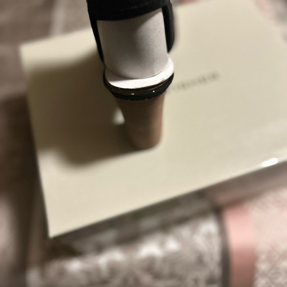 Marc Fisher Sature perforated black suede. Still in box with original packaging - Picture 2 of 4